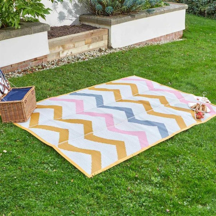 Outside In Design Extra Large Zigzag Alfesco Party Picnic Rug Picnic Blankets | Snape & Sons